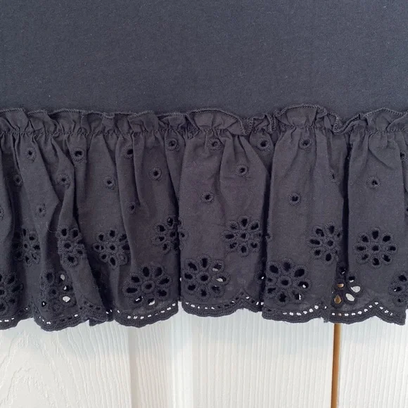 HP 🥳 NWT J. Crew top with eyelet ruffle on bottom - Picture 6 of 7